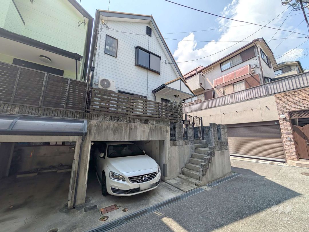 3-Bedroom House in Kobe Nada-ku, 10 Min Walk from Rokko Station - Image 1