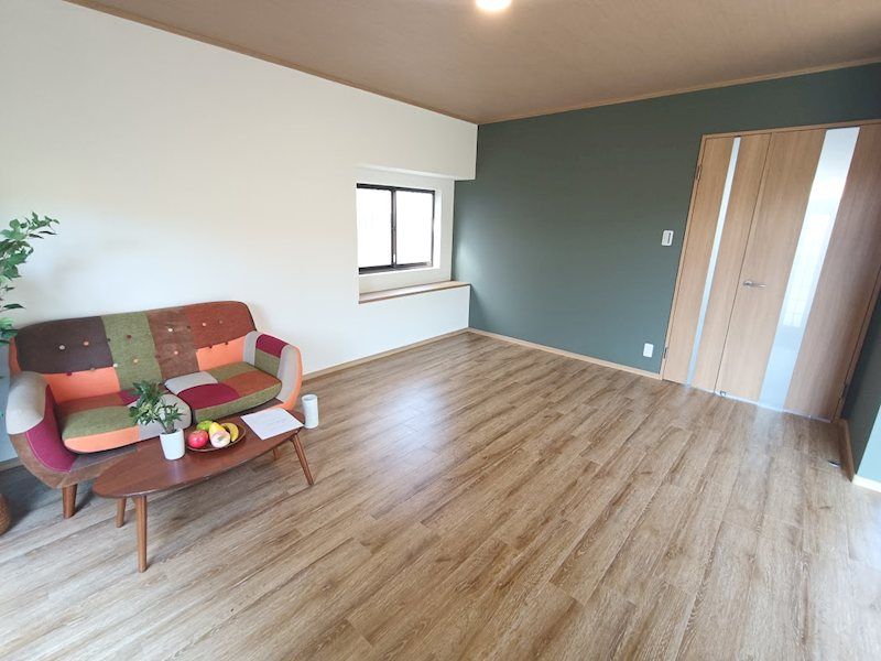Renovated 3LDK House for Sale in Takatsuki, Osaka - Thumbnail 3