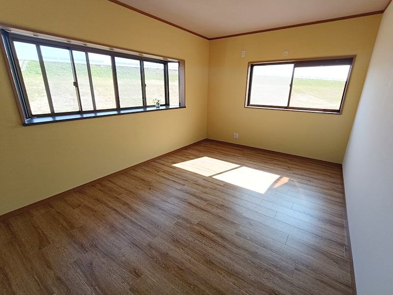 Renovated 3LDK House for Sale in Takatsuki, Osaka - Thumbnail 4