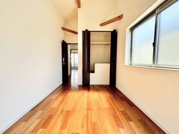 4LDK Family Home with 2 Car Parks in Kobe's Suma Ward - Thumbnail 4