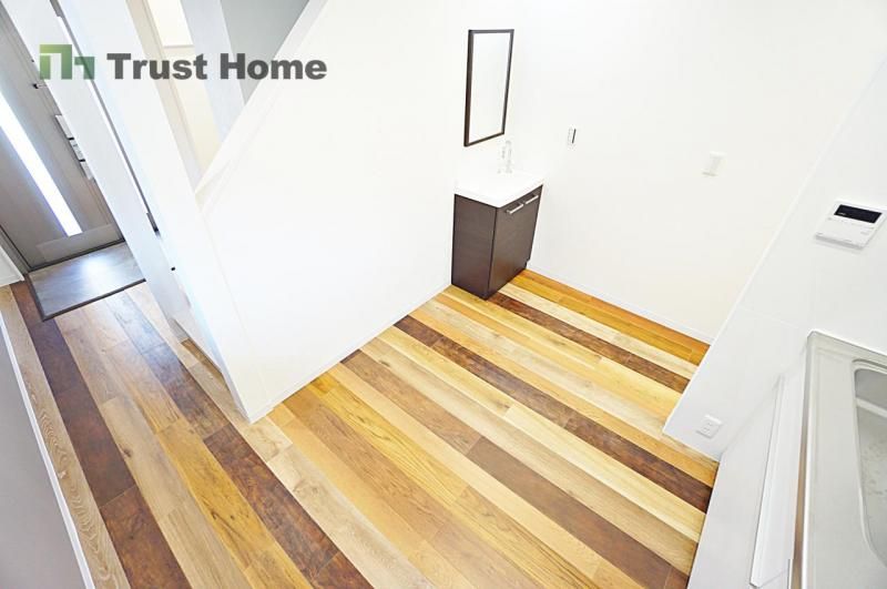 Renovated 3DK Corner Lot House for Sale in Kobe Tarumi - Thumbnail 3