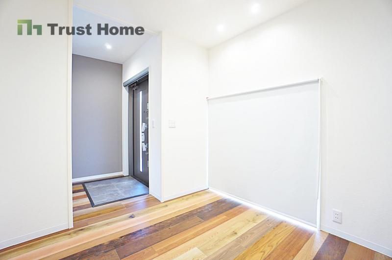 Renovated 3DK Corner Lot House for Sale in Kobe Tarumi - Thumbnail 2