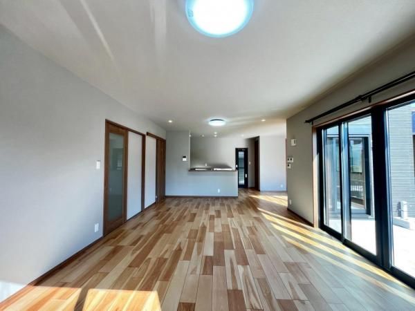 Modern 3LDK House in Kobe's Kita Ward | 2021 Build | 214㎡ Land - Thumbnail 4