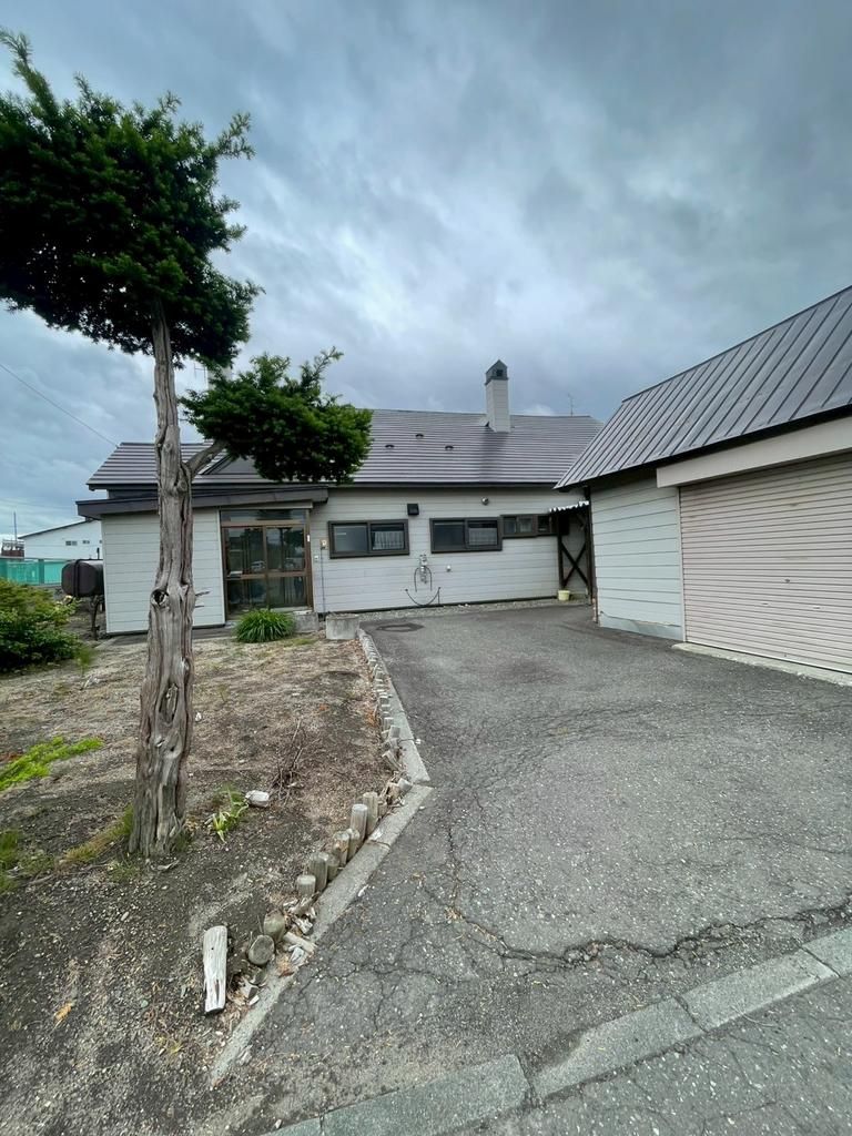 6LDK Wooden House for Sale in Naganuma, Hokkaido - 149.74 sqm - Thumbnail 3