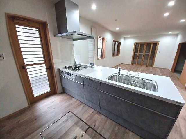 Renovated 4SLDK House in Himeji, Hyogo | 139.12 sqm - Thumbnail 2