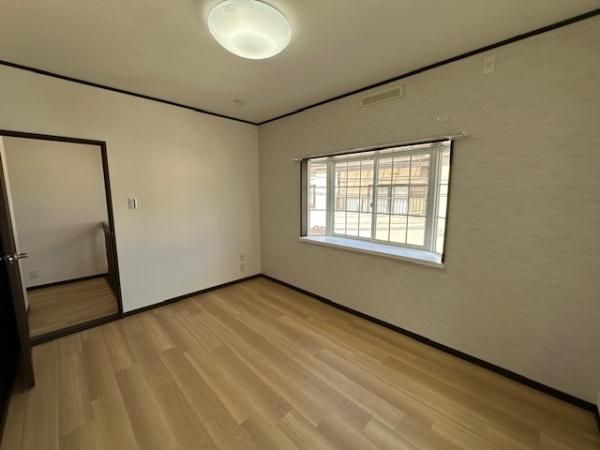 Renovated 4LDK House in Katano, Osaka | Near Gotsu Station - Thumbnail 4