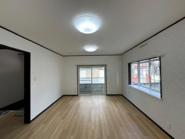 Renovated 4LDK House in Katano, Osaka | Near Gotsu Station - Thumbnail 3