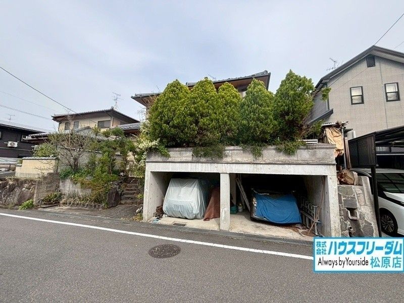 8LDK Family Home with Garage in Tomidabayashi, Osaka - Thumbnail 2