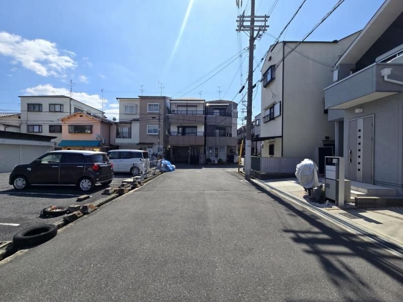 4LDK Modern House for Sale in Higashiosaka, Osaka - Thumbnail 2