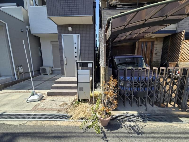 4LDK Modern House for Sale in Higashiosaka, Osaka - Thumbnail 3