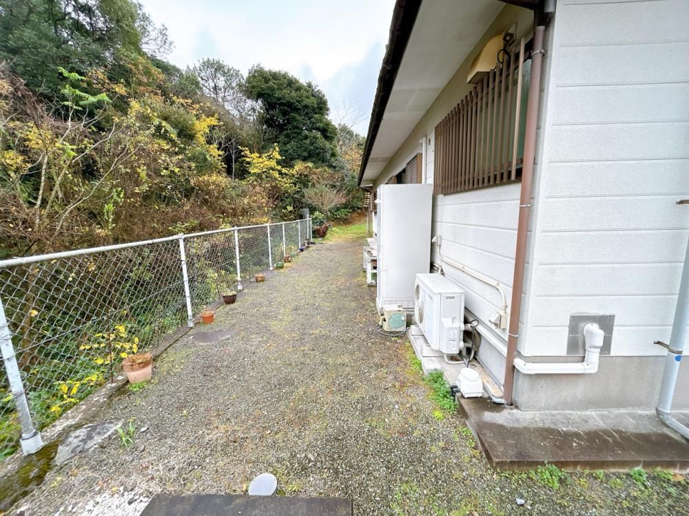 5DK Single-Story House with Large Garden in Akune, Kagoshima - Thumbnail 4