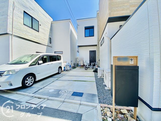 3SLDK House for Sale in Kadoma, Osaka - 106.55 sqm - Thumbnail 2