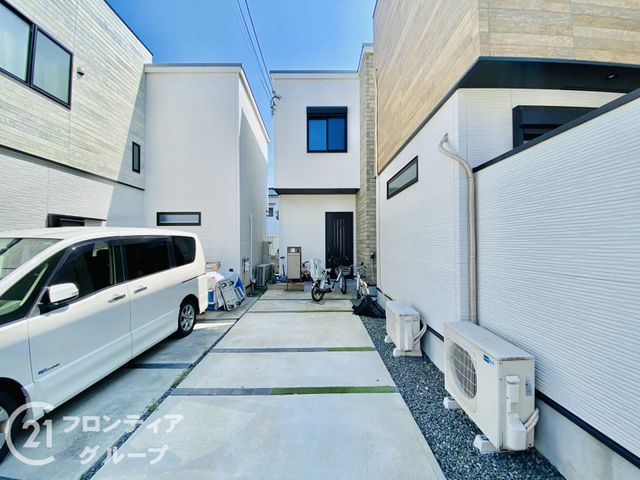 3SLDK House for Sale in Kadoma, Osaka - 106.55 sqm - Thumbnail 3