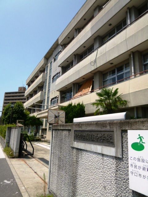 3DK Townhouse for Sale in Moriguchi City, Osaka - Main Image