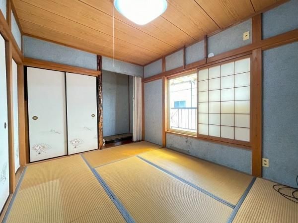 Renovated 5DK Corner Lot House for Sale in Fujiidera, Osaka - Thumbnail 3