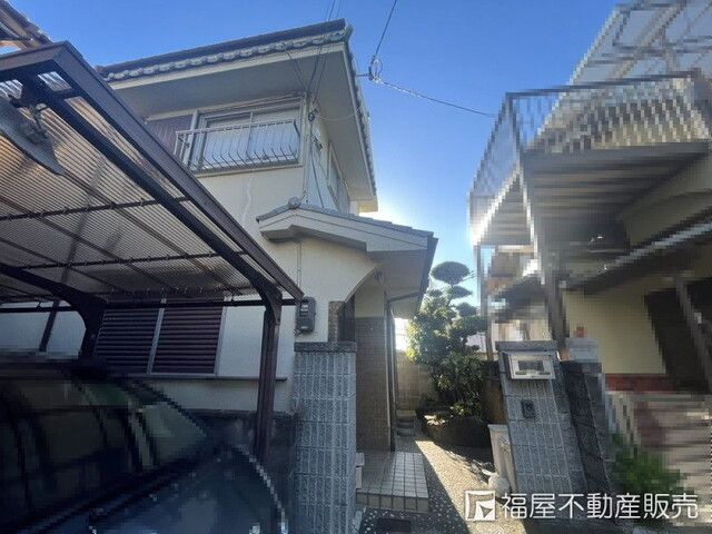4DK Wooden House for Sale near Kawaharimatsubara Station, Matsubara - Thumbnail 2