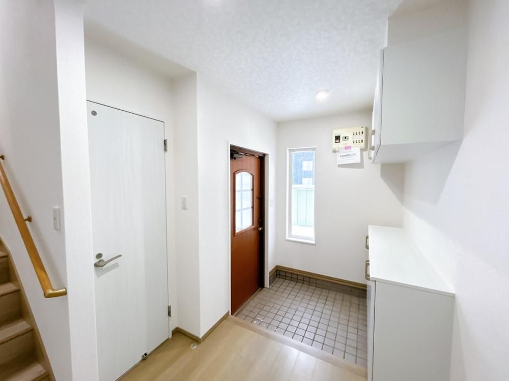 Renovated 4SLDK House in Iwamizawa, Hokkaido - 2049万 Yen - Thumbnail 2