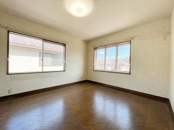 5LDK Detached House for Sale in Toyono, Osaka - Spacious Family Home - Thumbnail 4