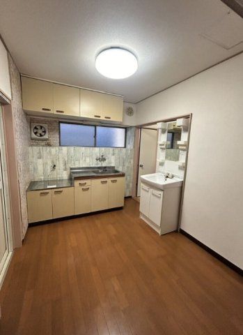 Used 2DK House for Sale in Kukinose, Wakayama City - 50.55 m² - Thumbnail 4