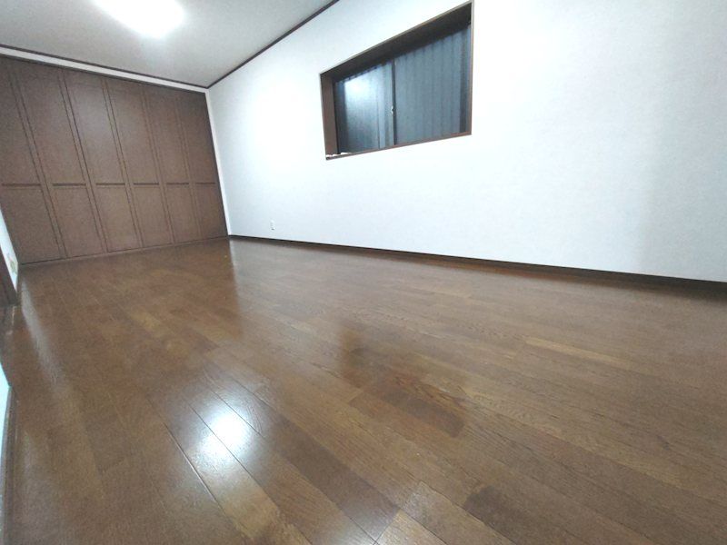 Renovated 5LDK House near Hirakata Park Station, Osaka - Thumbnail 2
