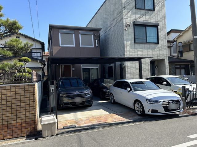 Modern 2LDK House Near Takaishi Station, Osaka | 3 Parking Spaces - Thumbnail 2