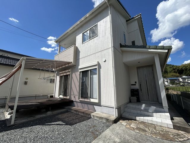 4LDK House for Sale in Hita City, Oita with Solar Panels - Thumbnail 2