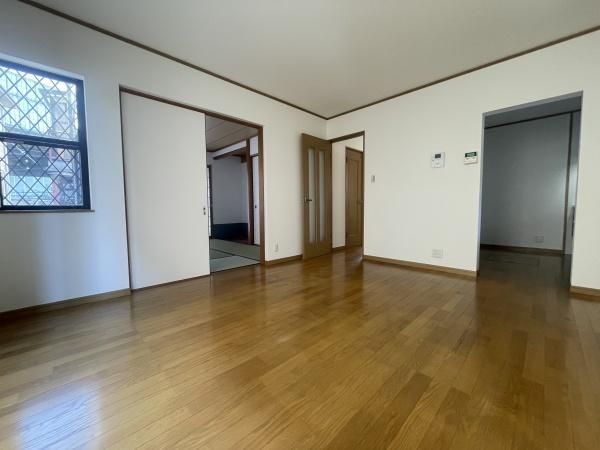 Renovated 4LDK House for Sale in Kobe's Kita Ward - Thumbnail 3