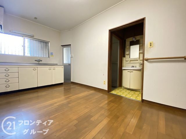 Renovated 3DK House for Sale in Kobe Tarumi Ward - Thumbnail 2