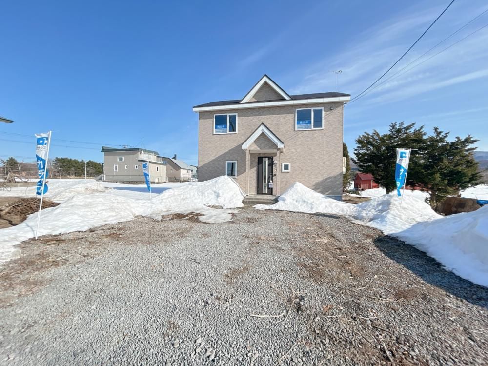 4LDK Detached House with Large Garden in Fukagawa, Hokkaido - Thumbnail 2