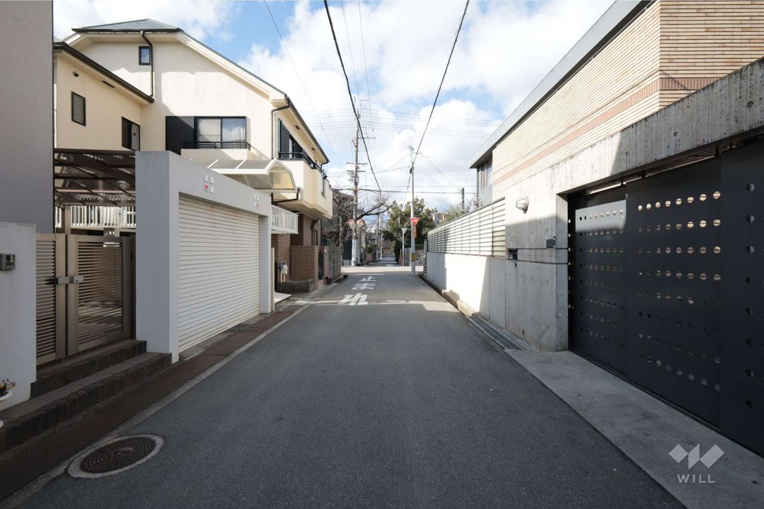 6LDK Two-Generation Duplex House for Sale in Minoh, Osaka - Thumbnail 2