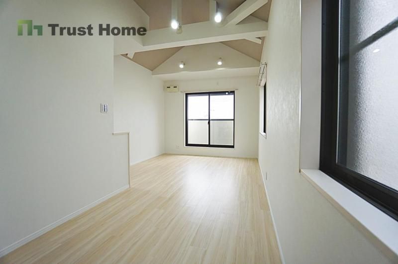 Renovated 4LDK Detached House in Kobe Hyogo Ward | 2680万 Yen - Thumbnail 3