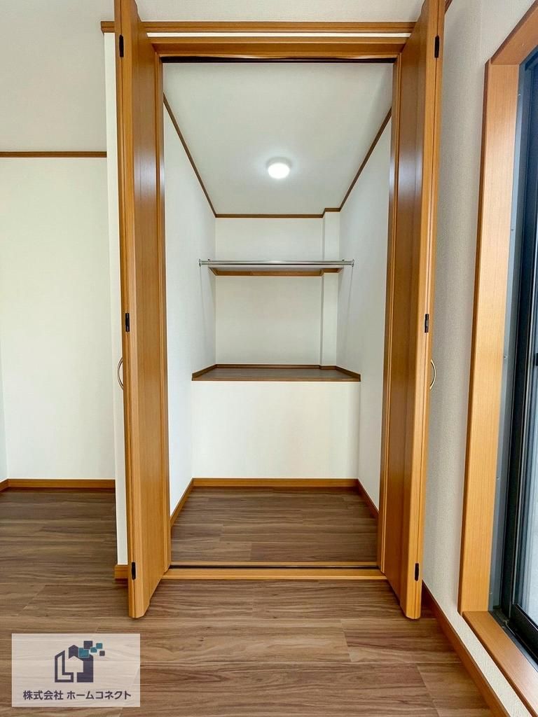 Renovated 3LDK Steel House in Moriguchi, Osaka | Move-in Ready - Thumbnail 2