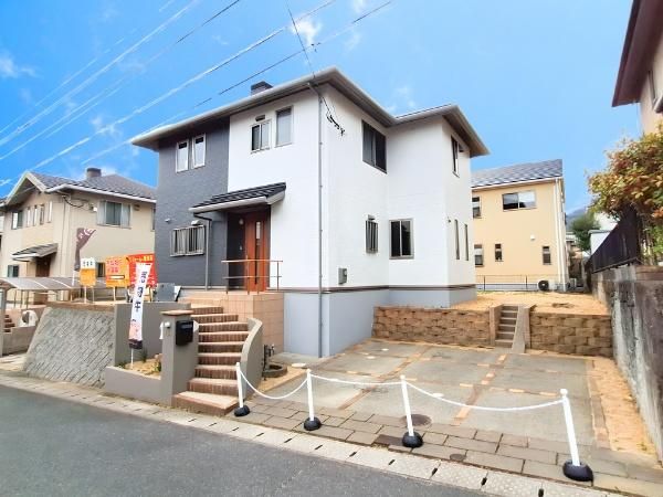 Renovated 5LDK House on Large Plot in Oita City - Thumbnail 2