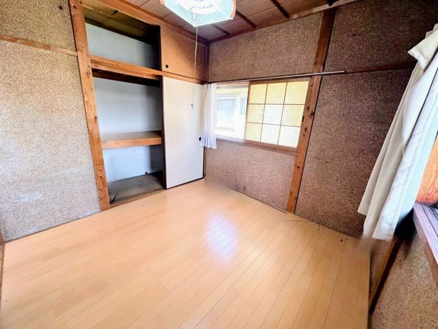 4DK Used House for Sale in Matsubara, Osaka - 66.54 sqm - Thumbnail 2