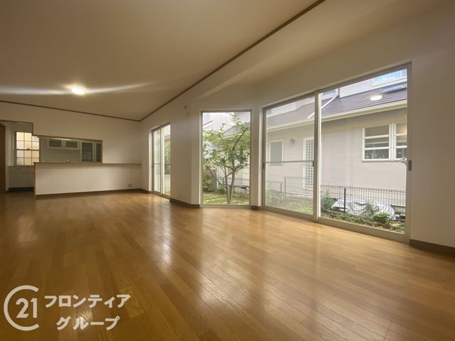 Renovated 4LDK House for Sale in Suma Ward, Kobe - Thumbnail 3