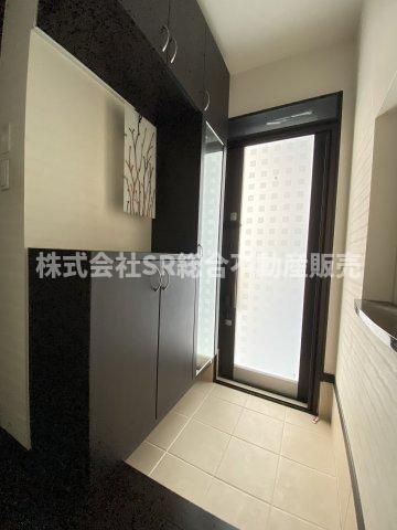 4LDK Family Home with Solar Panels in Higashiosaka, Osaka - Thumbnail 2