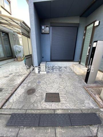 4LDK Family Home with Solar Panels in Higashiosaka, Osaka - Thumbnail 3