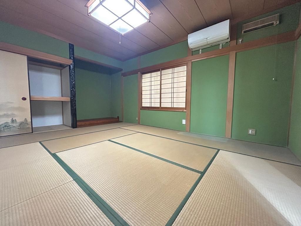 4LDK Detached House for Sale in Izumi City, Osaka - Thumbnail 2
