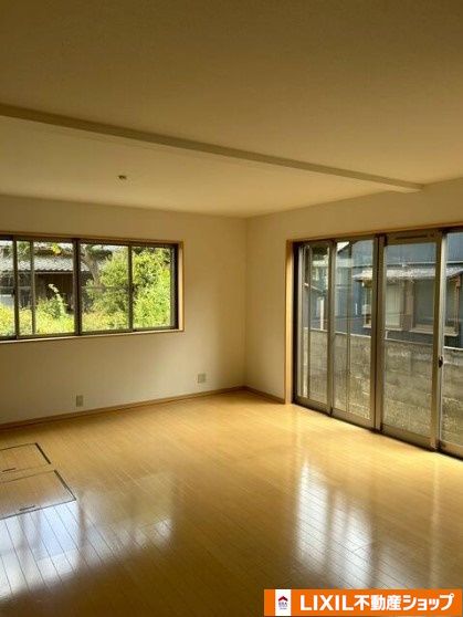 Renovated 4LDK House for Sale in Ukyo-ku, Kyoto - Thumbnail 3