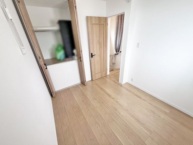 Modern 3-Story House near Tachibana Station, Amagasaki - Thumbnail 3