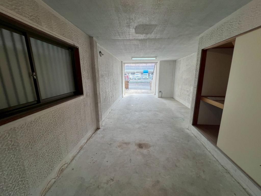 Renovated 4LDK House for Sale in Higashiosaka, Near Kawachi-Hanazono Station - Thumbnail 2