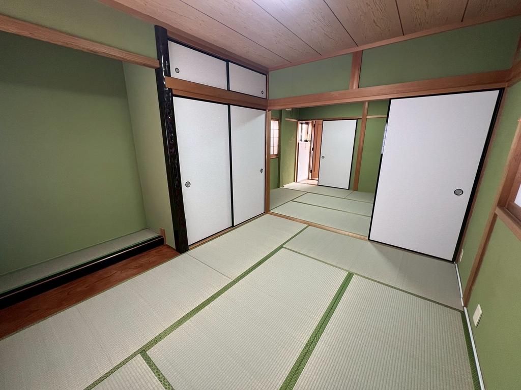 Renovated 4LDK House for Sale in Higashiosaka, Near Kawachi-Hanazono Station - Thumbnail 4