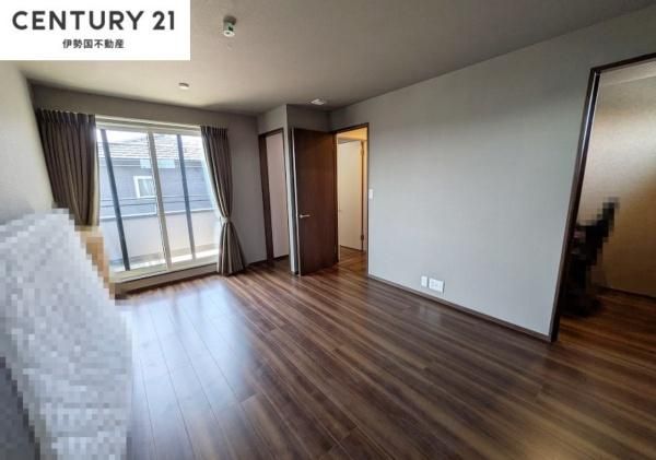 4SLDK House for Sale in Yokkaichi, Mie with Solar Panels - Thumbnail 3