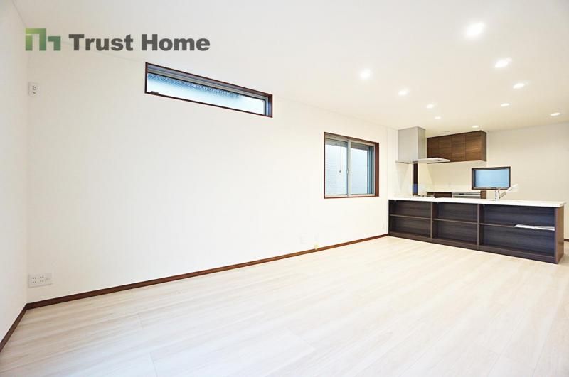 Modern 3LDK Detached House Near Wadamisaki Station, Kobe - Thumbnail 2