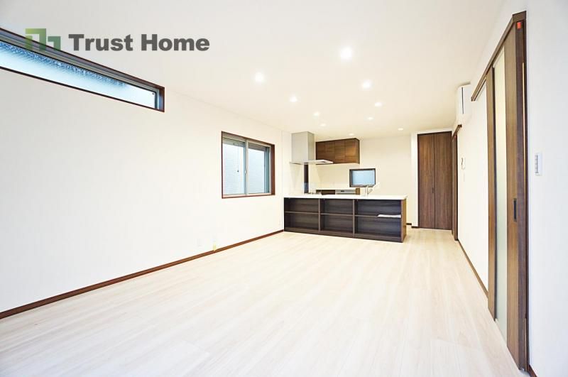 Modern 3LDK Detached House Near Wadamisaki Station, Kobe - Thumbnail 3