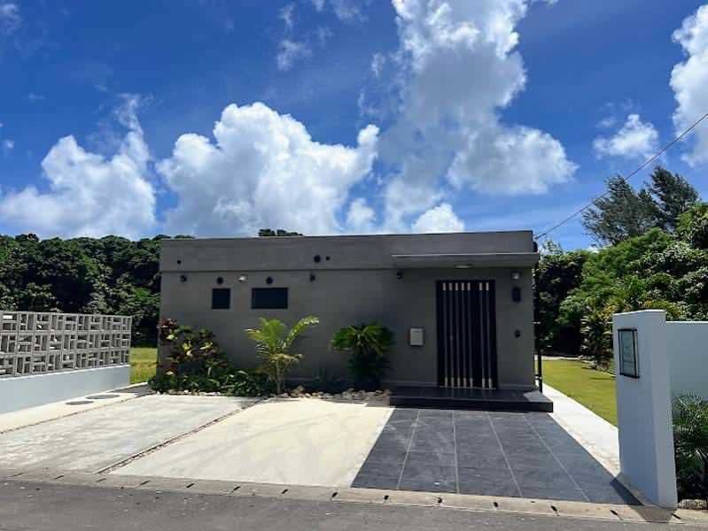 2LDK RC House Near Maezato Beach, Ishigaki City, Okinawa - Image 1