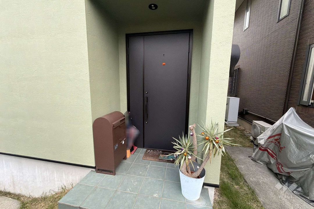 2015-Built 3SLDK House with All-Electric Features in Ibaraki, Osaka - Image 1