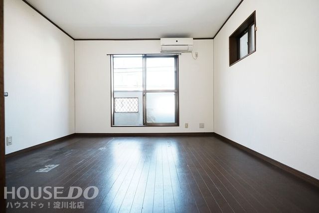 4LDK Detached House for Sale in Yodogawa, Osaka - Near Kanzakigawa Station - Thumbnail 3