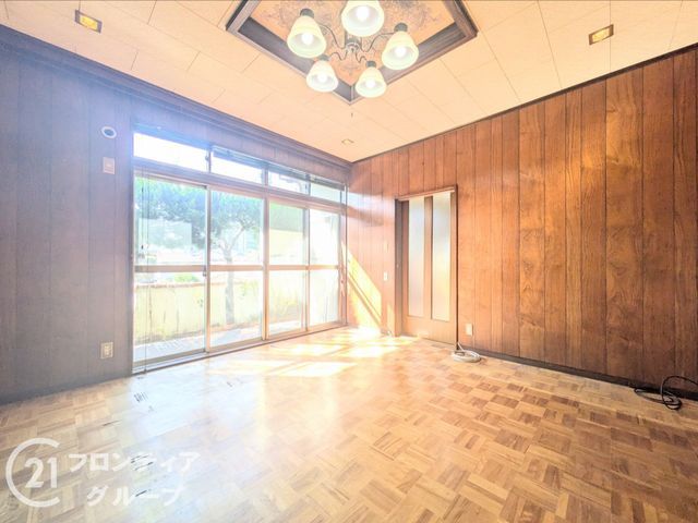 7LDK Family Home for Sale in Kobe's Suma Ward - Thumbnail 2