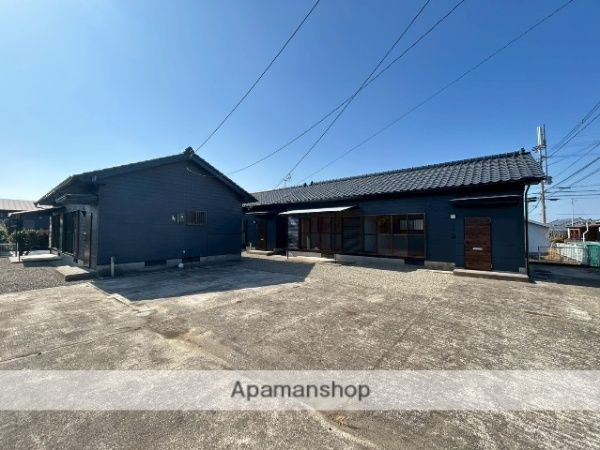 2LDK Wooden House for Rent in Mimata-cho, Miyazaki - Thumbnail 3